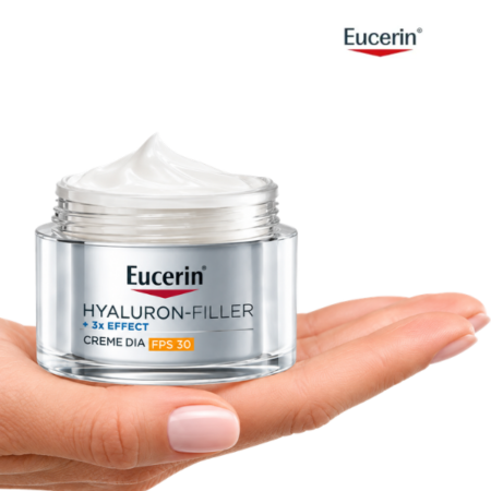 Creme Hidratante Facial Antirrugas Eucerin aberto com textura cremosa