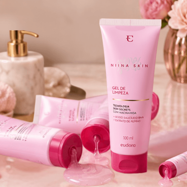 Gel de Limpeza Eudora Skin Niina Secrets com textura do produto