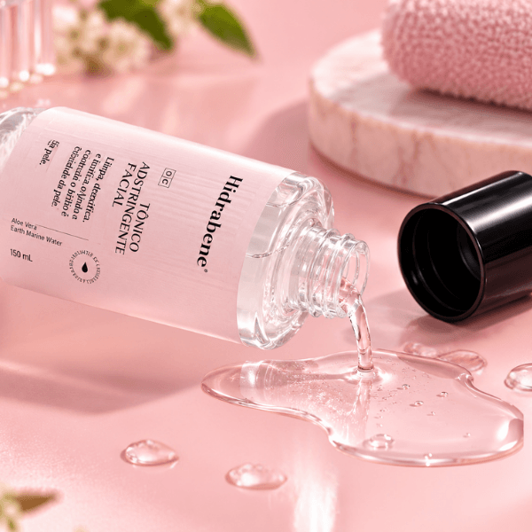 Tônico Facial Adstringente Hidrabene 150ml aberto com líquido derramando